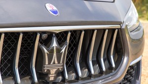Trzech Polaków zginęło w Belgii. Ich Maserati rozpadło się na pół