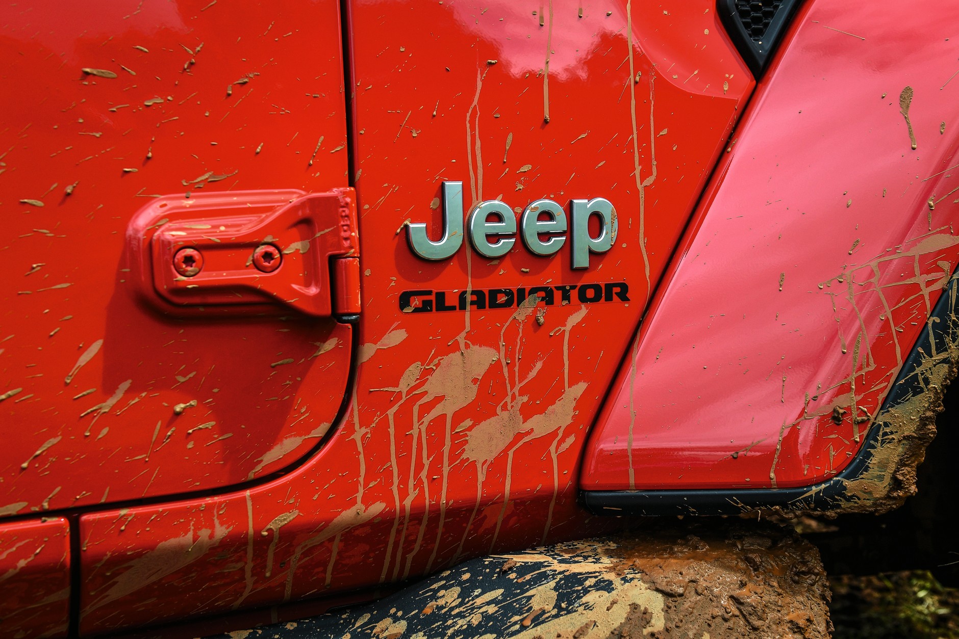 Jeep Gladiator bazuje na Jeepie Wranglerze