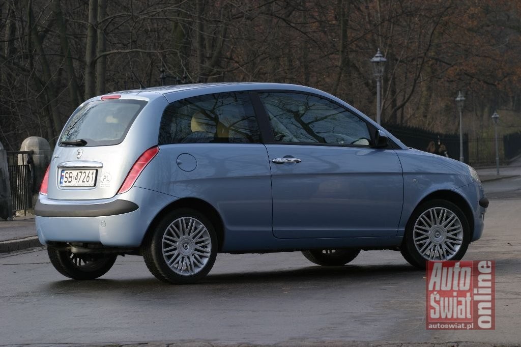 Lancia Ypsilon