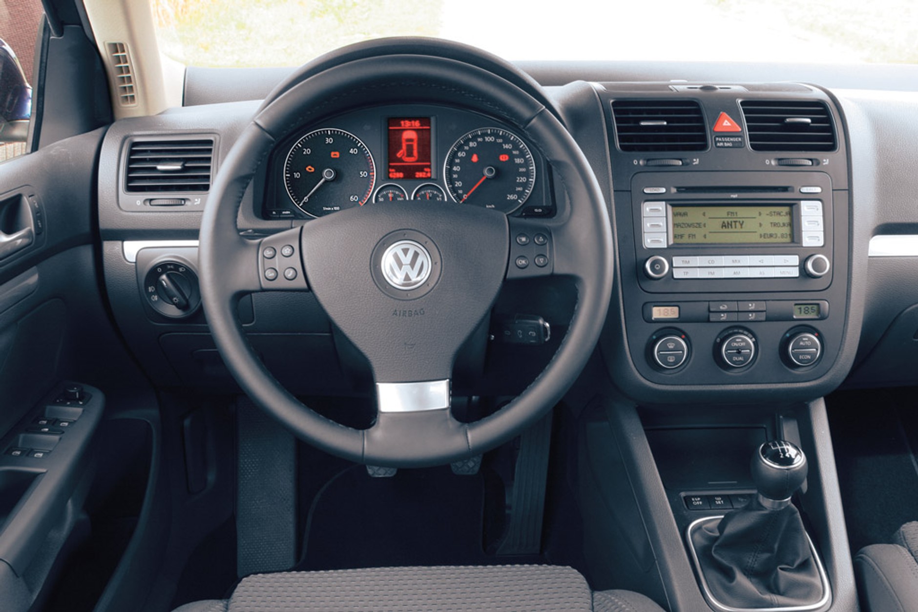 Kia ceed kontra Opel Astra i Volkswagen Golf: które używane kombi jest lepszą propozycją