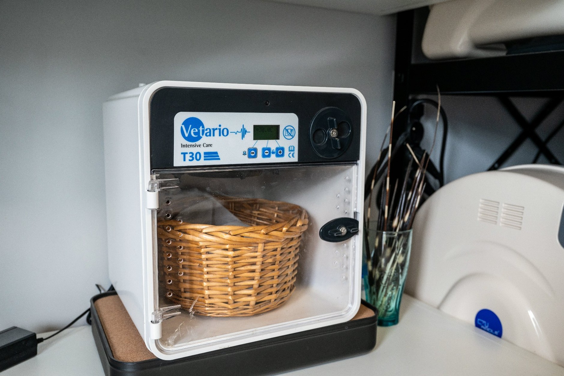 W radiowozach pojawiły się inkubatory. Posłużą specjalnym celom