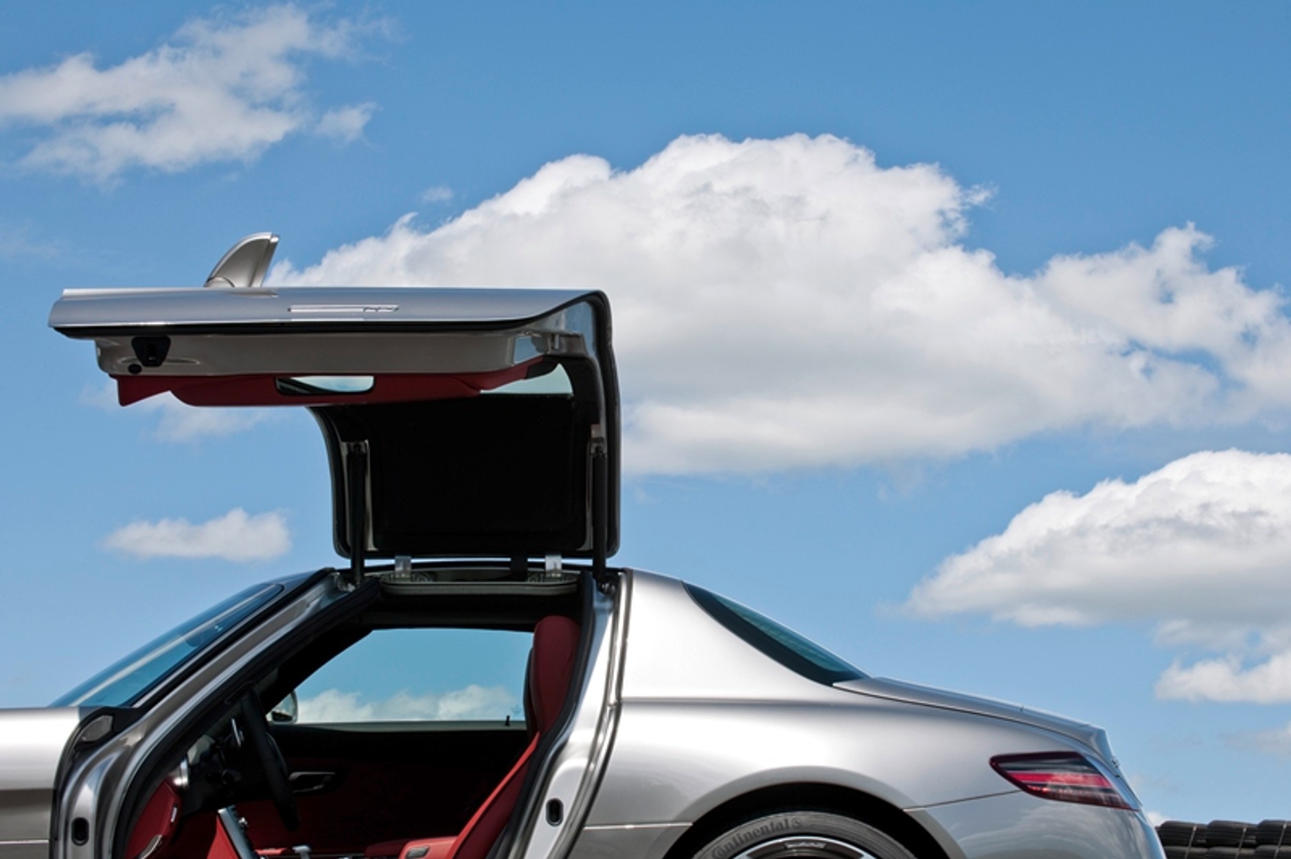 Mercedes SLS AMG w całej okazałaości