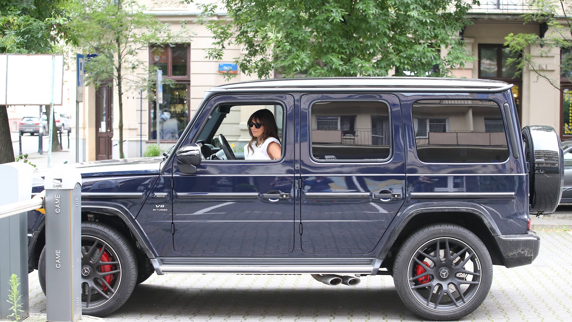 Anna Lewandowska w mercedesie AMG G63