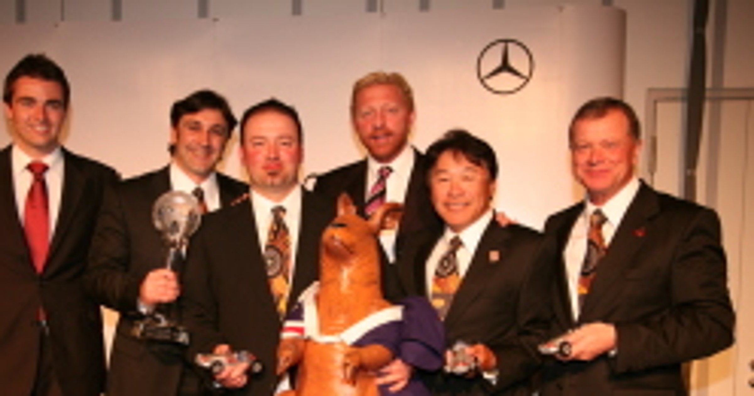 Mercedes: klienci grali w golfa...