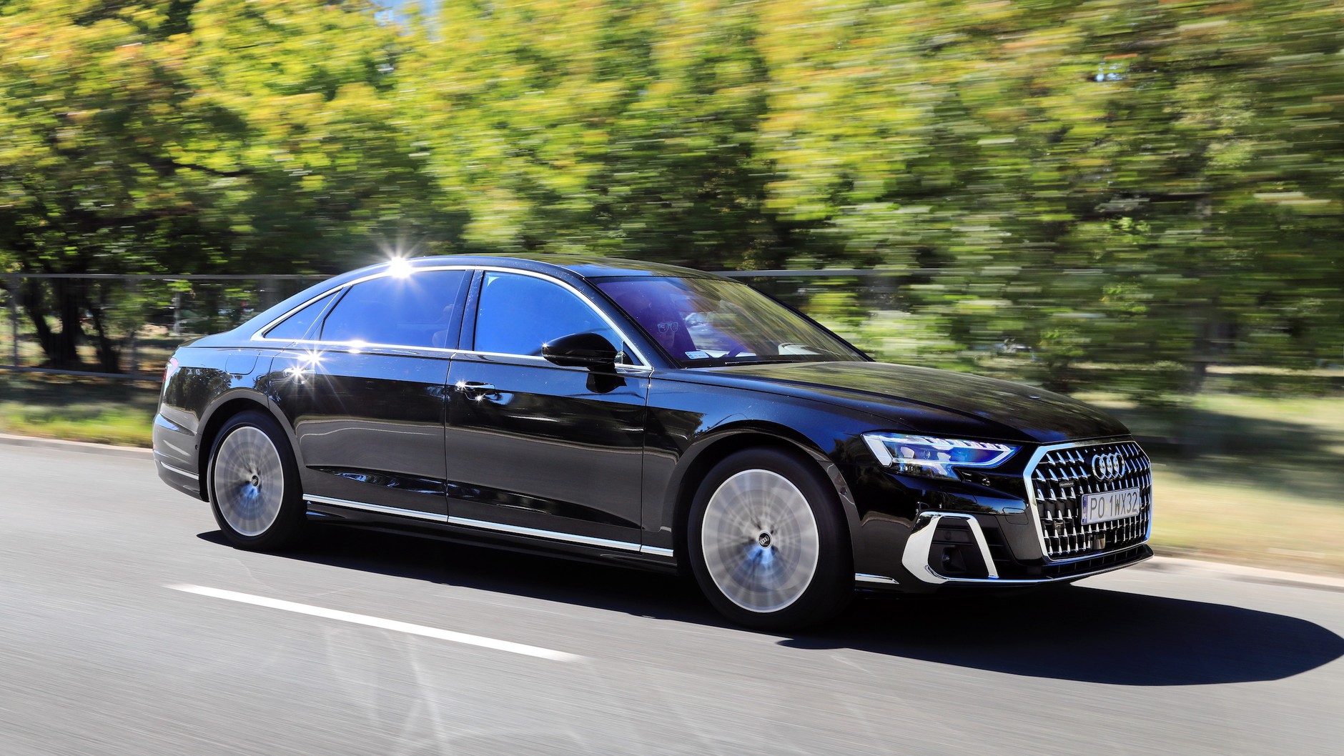 Audi A8 L 60 TFSI (2022 r.; D5)