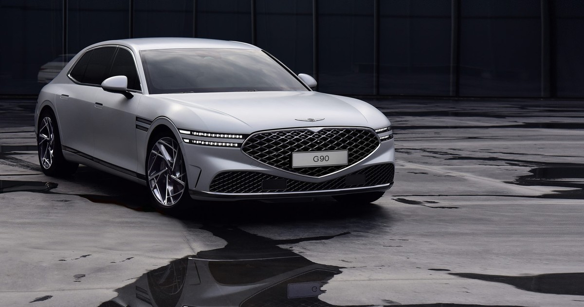 2022 Genesis G90