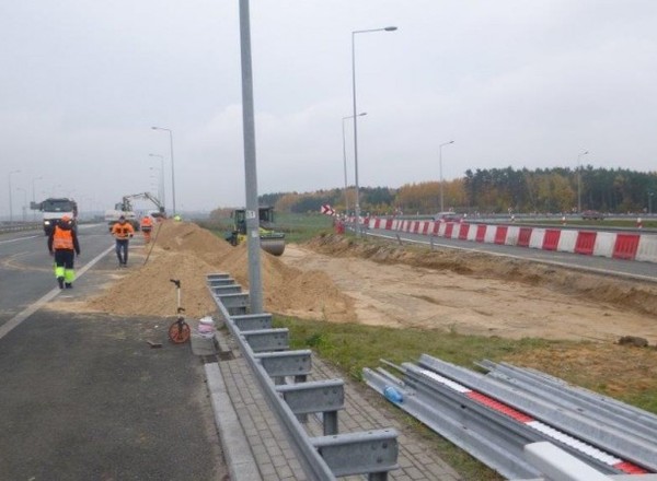 Uwaga: Popękał wiadukt na węźle autostrady A1 pod Łodzią. Od dziś nowa organizacja ruchu