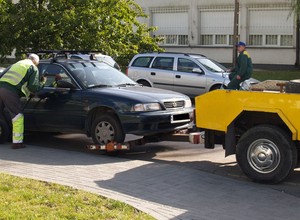 Spółdzielnie mieszkaniowe nie mogą odholowywać pojazdów ani zakładać blokad