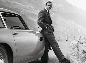 Aston Martin DB5 – najsłynniejsze auto Bonda znów w produkcji