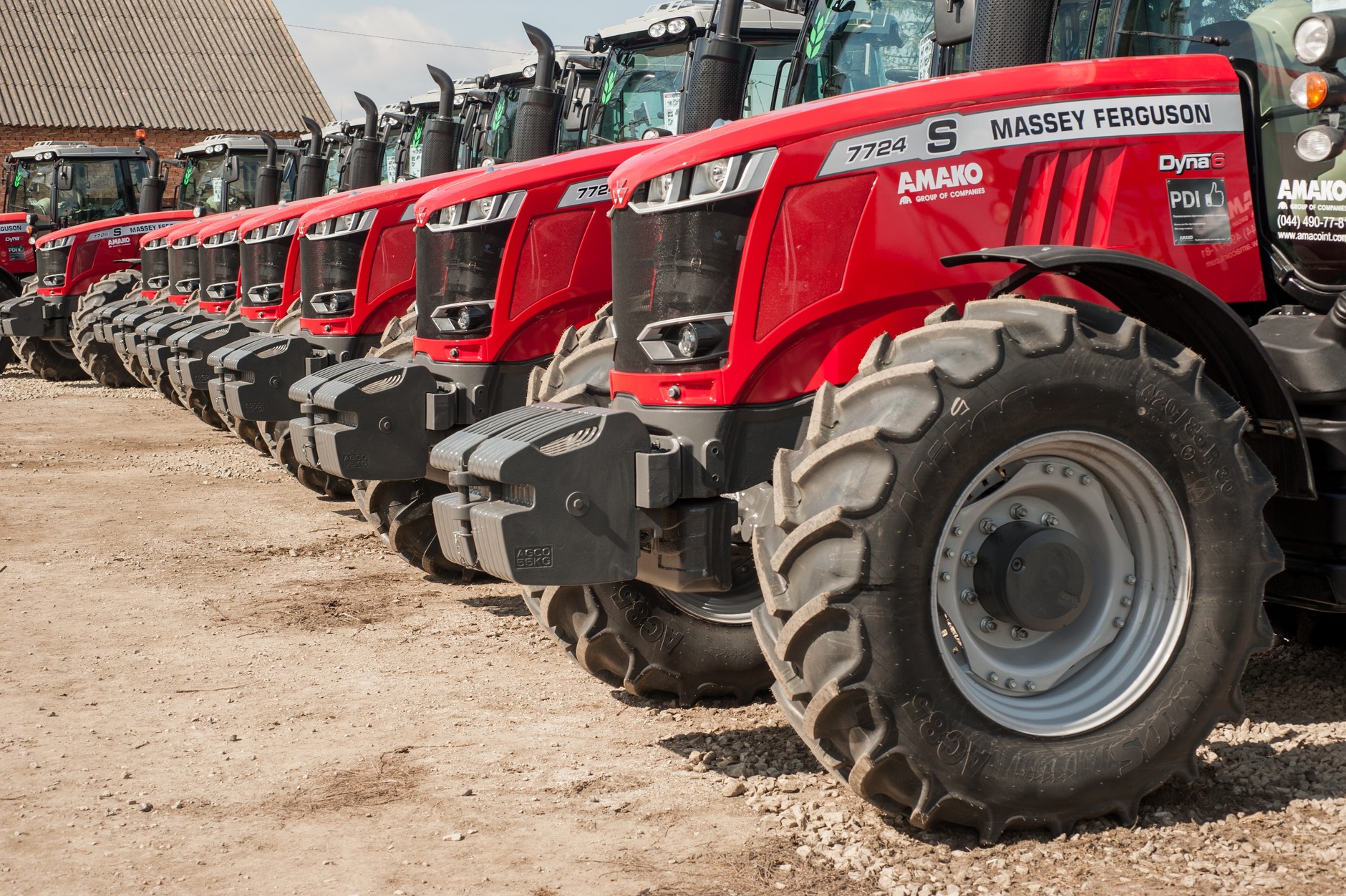 Ciągniki marki Massey Ferguson