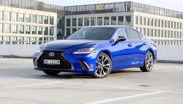 Lexus ES 300h – nowy konkurent limuzyn z Niemiec | TEST