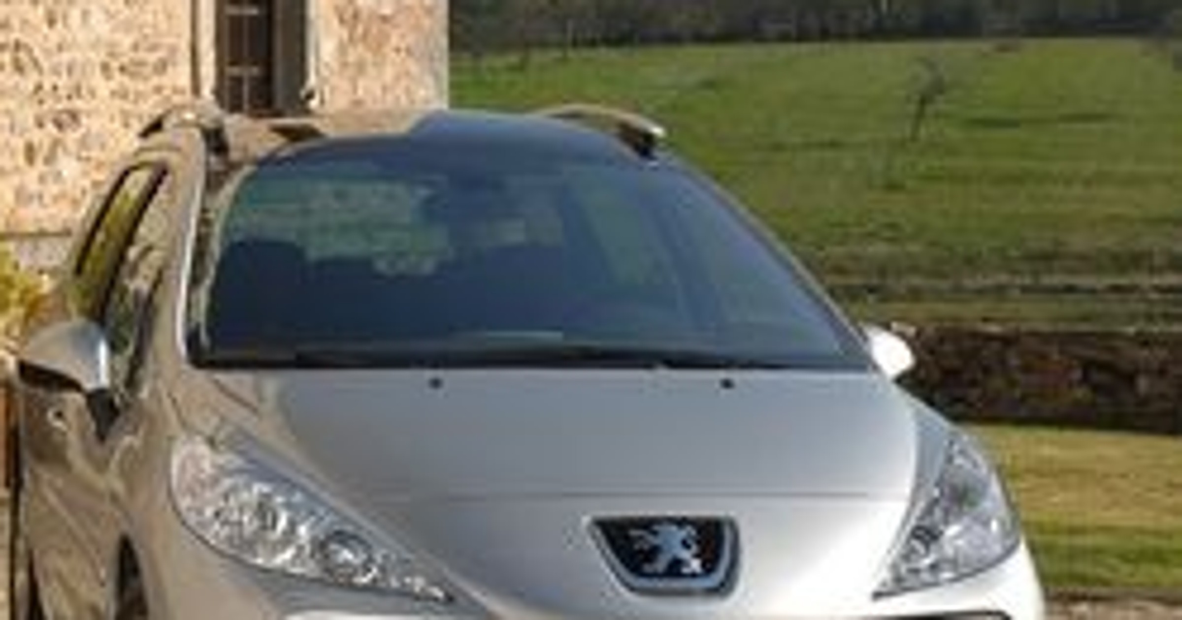 Peugeot 207 SW: małe kombi dopełnia gamę (wymiary, dane techniczne, fotogaleria)