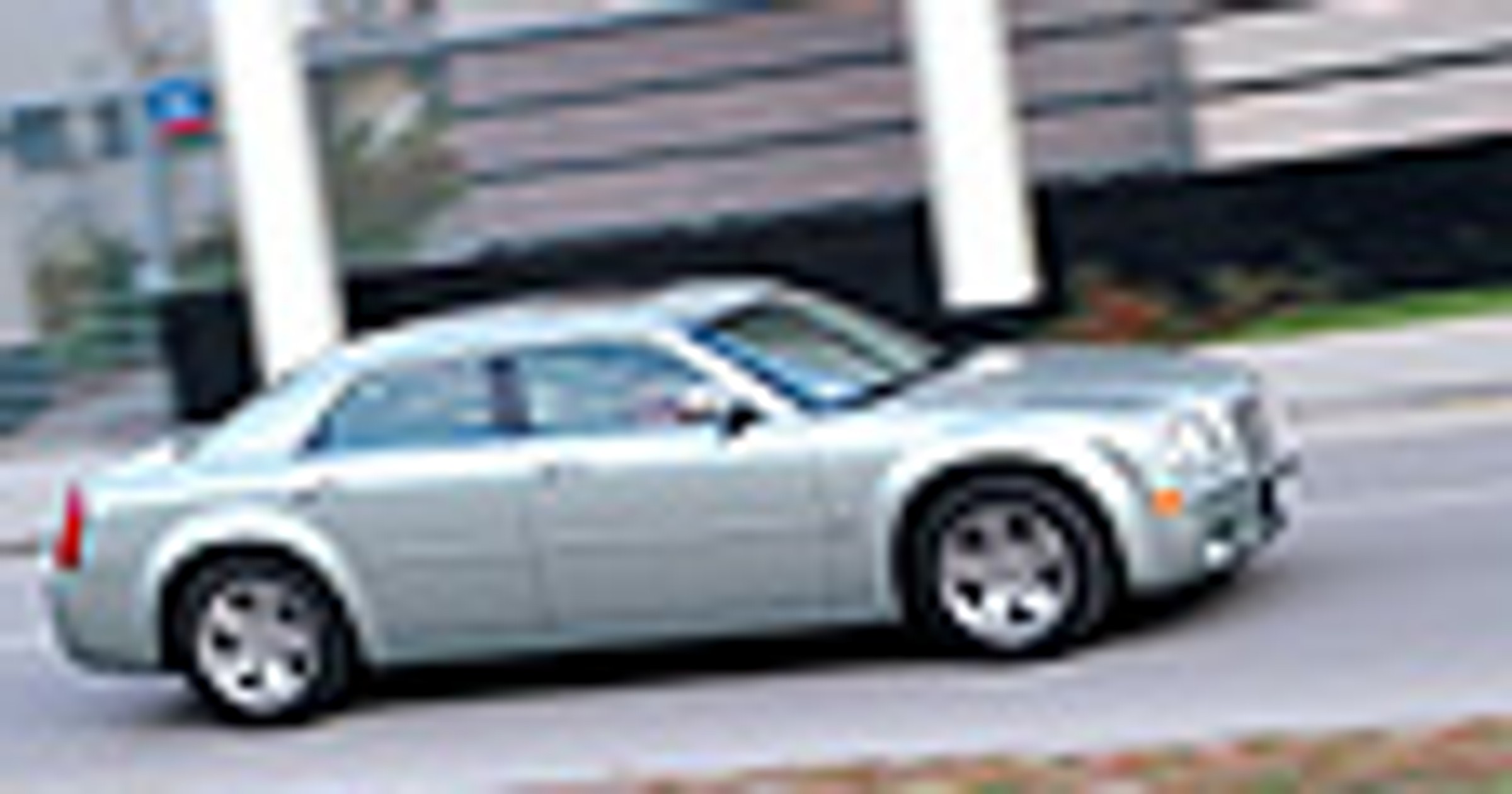 Chrysler 300C 5.7 V8 - Monstrualny w każdym calu