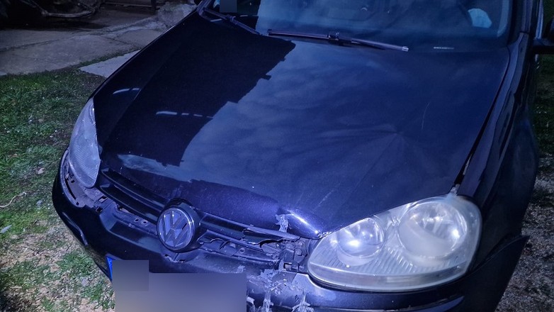 Auto było charakterystycznie uszkodzone – nie było wątpliwości, że policjanci właśnie jego szukali