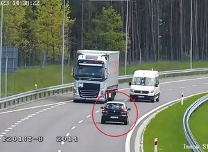 Dostrzegł ją operator kamer monitoringu. Zachowanie kierującej szokuje [WIDEO]