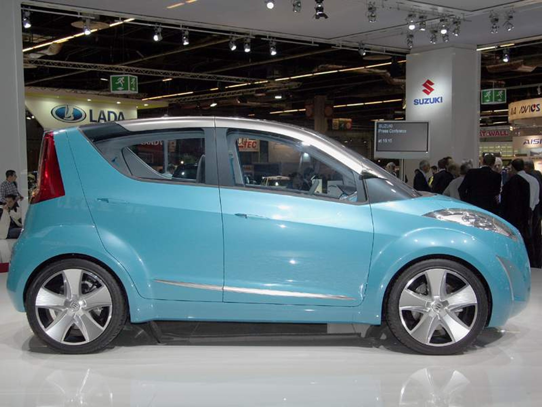 Paryż na żywo: Suzuki Project Splash