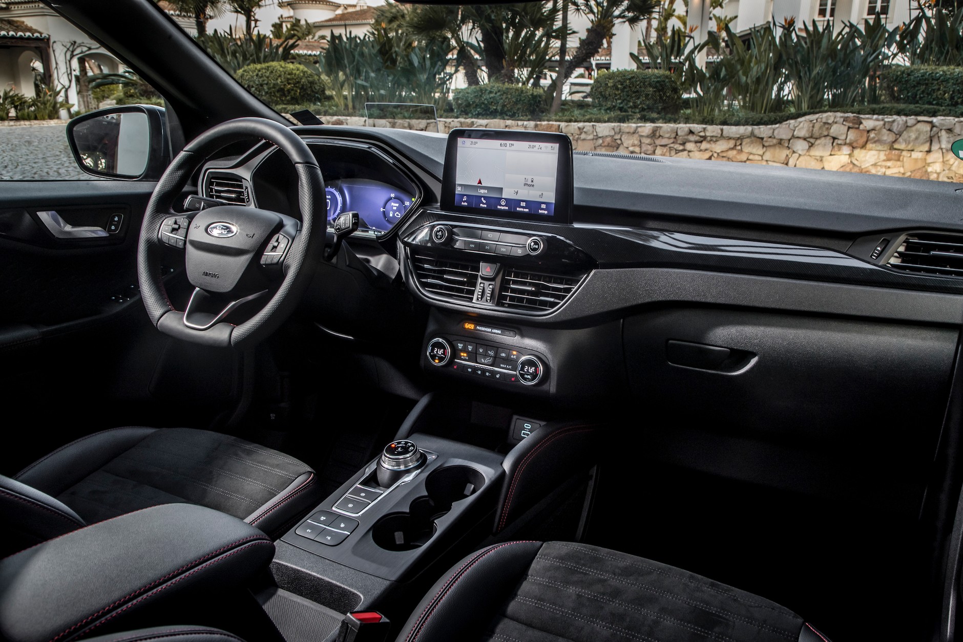 Kuga ST-Line X Plug-In Hybrid 029