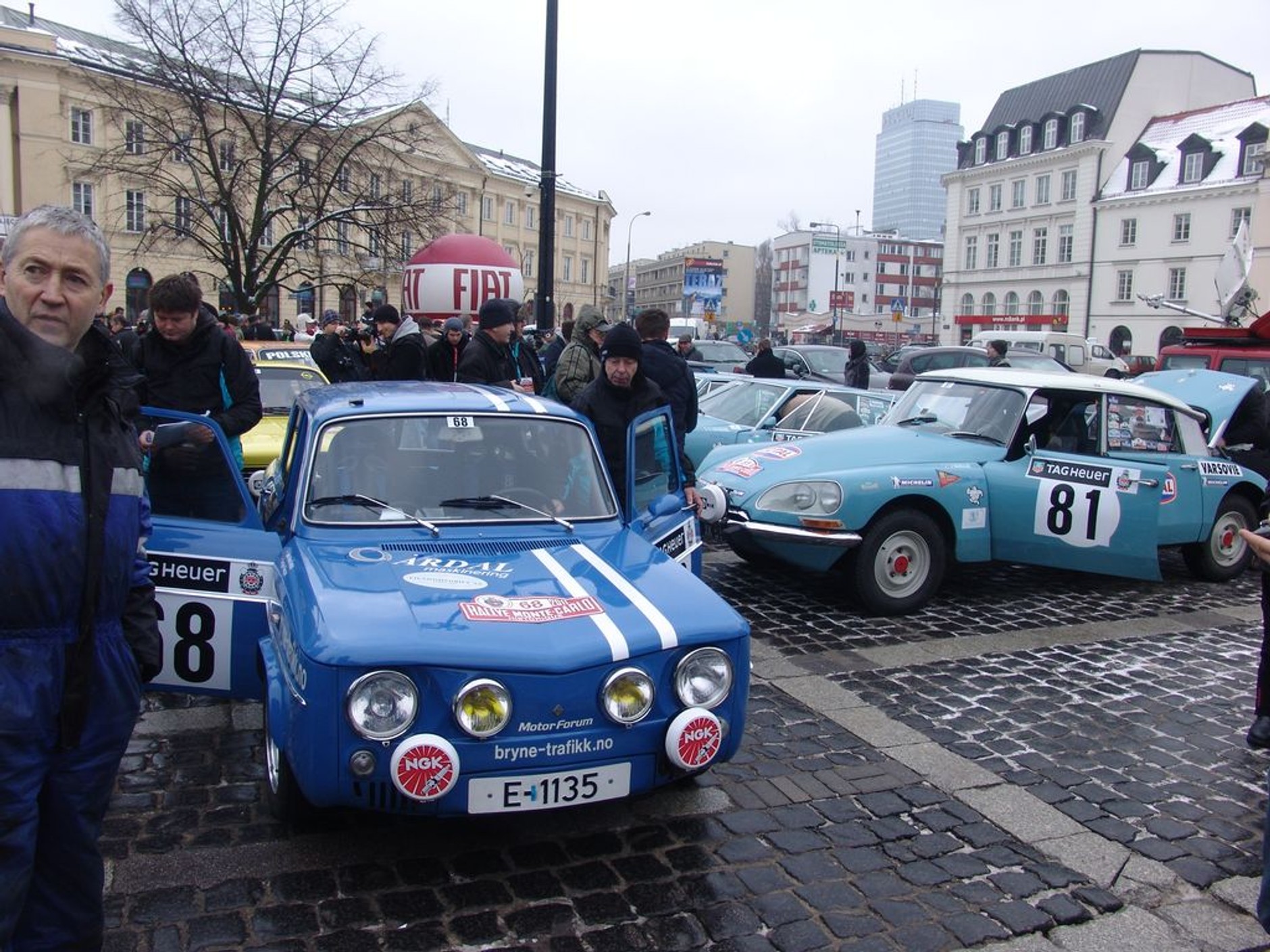 Rajd Monte-Carlo Historique 2011: wystartowali z Warszawy, pokonają 4100 km