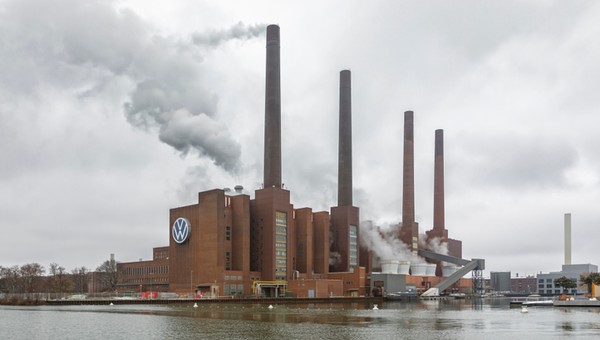 W Volkswagenie już nawet zarząd zaciska pasa. Do 2030 r. pensje pójdą ostro w dół