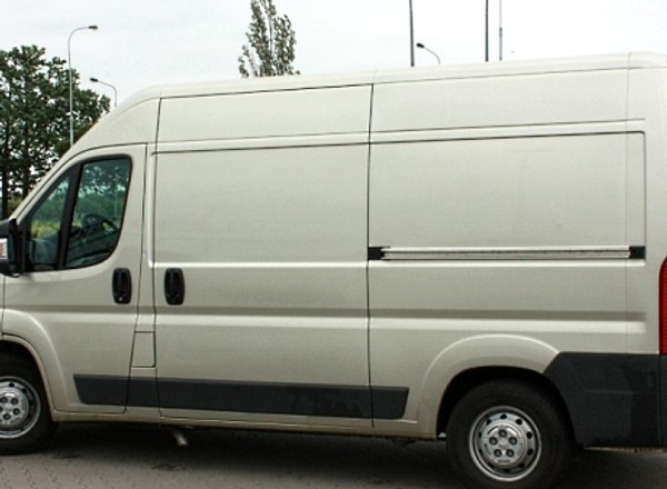 Uniwersalny dostawczak