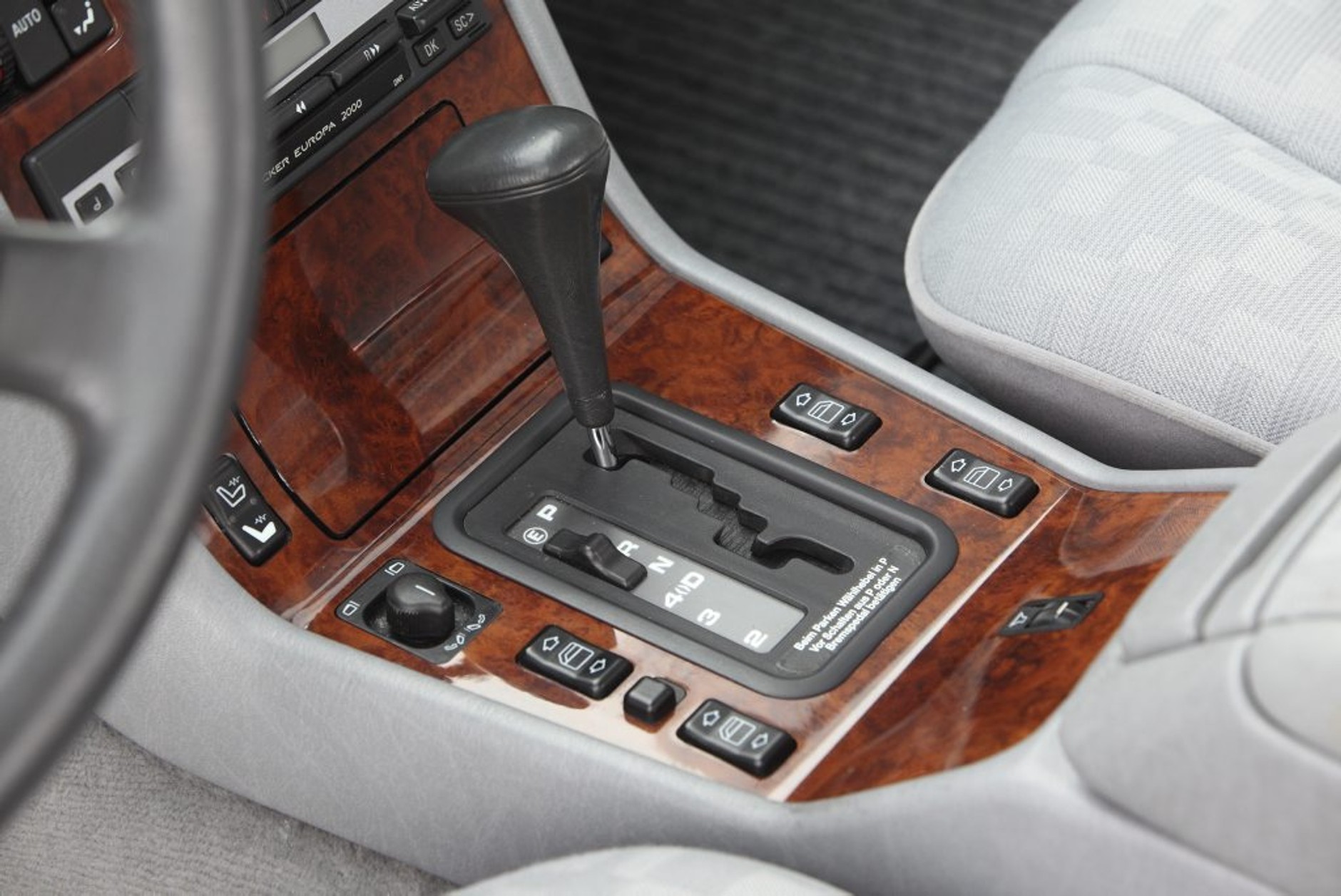 Twierdza na kołach, czyli Mercedes W140