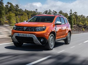 Dacia Duster po liftingu z polskim cennikiem. Jest prestiż, "automat" i 4x4