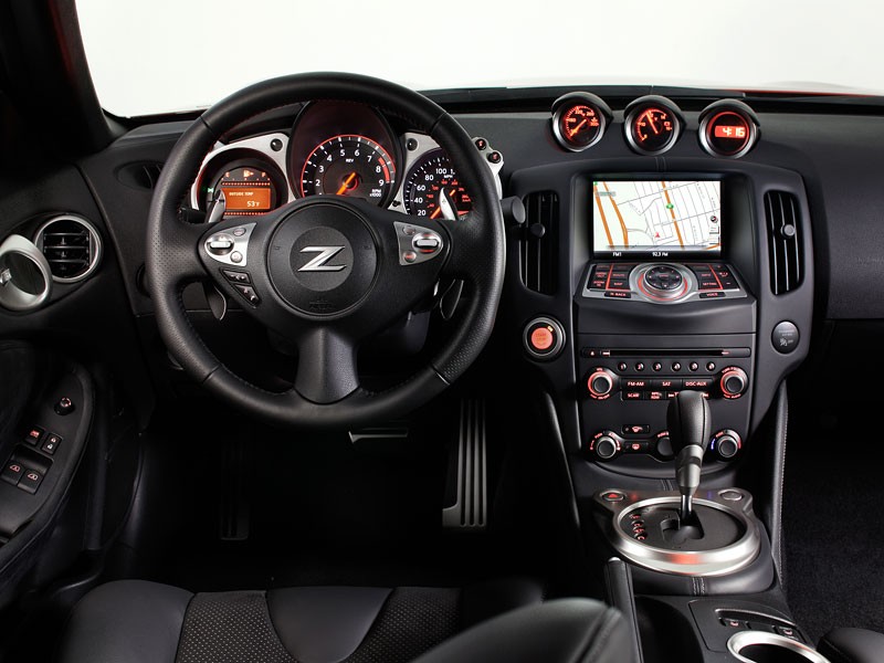 Nissan 370Z po faceliftingu przyjedzie do Paryża