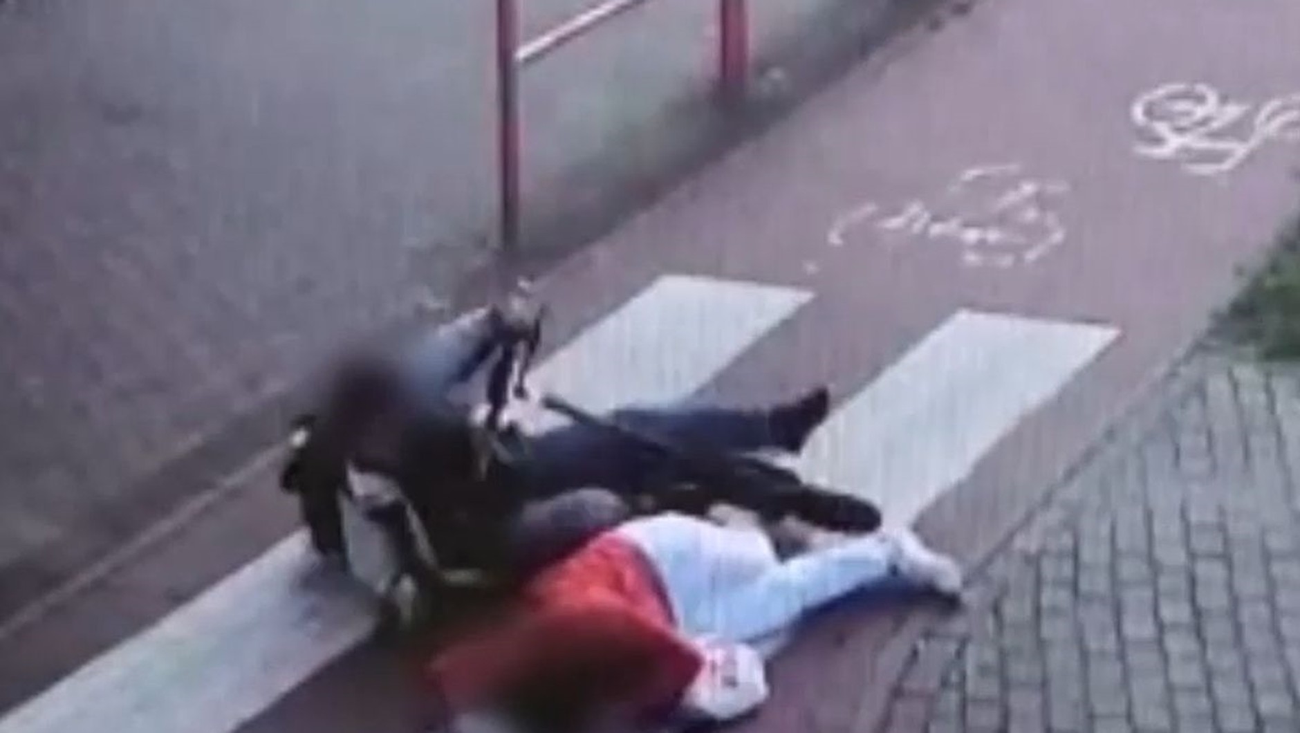 Zderzenie kierującej hulajnogą z pieszą