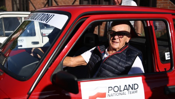 Sobiesław Zasada dojechał Maluchem do Monte Cassino. "Czuliśmy się dumni"