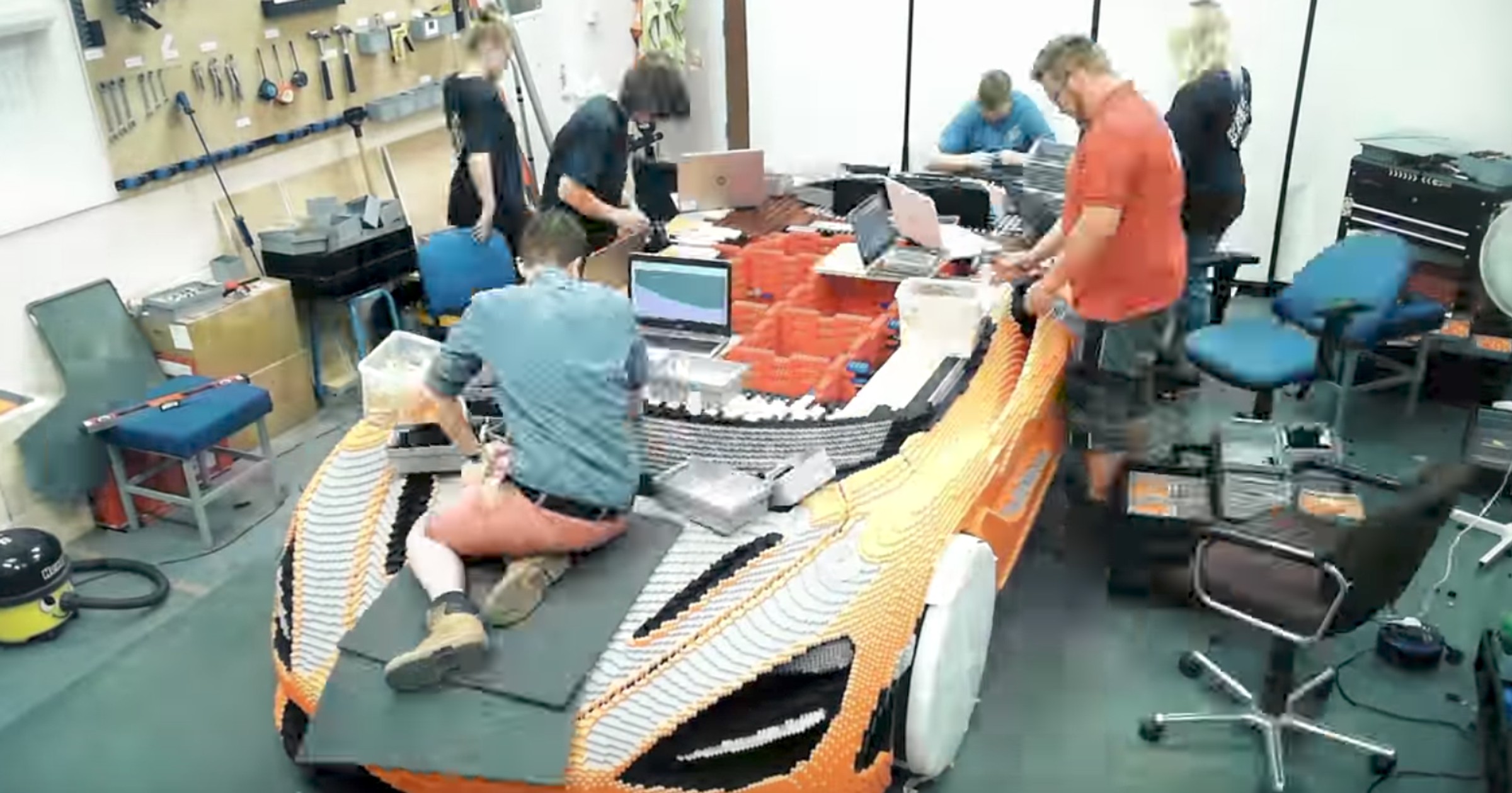 McLaren zbudował model z LEGO w skali 1:1