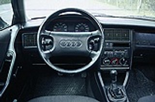 Audi 80 1.8 - Małe, ciasne, ale Audi