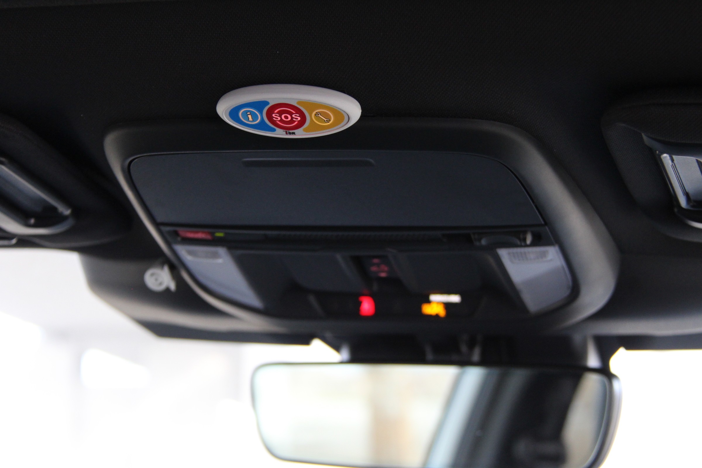 Jest używany setki tysięcy razy rocznie. "Przycisk paniki", czyli eCall ratuje życie