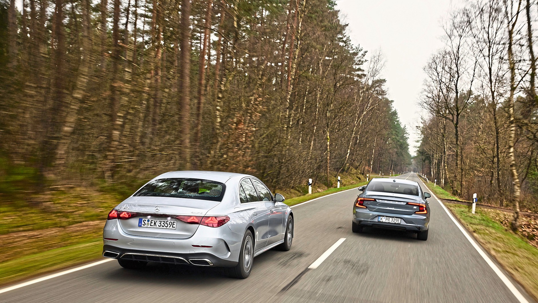 Mercedes E 400 e kontra Volvo S90 T8