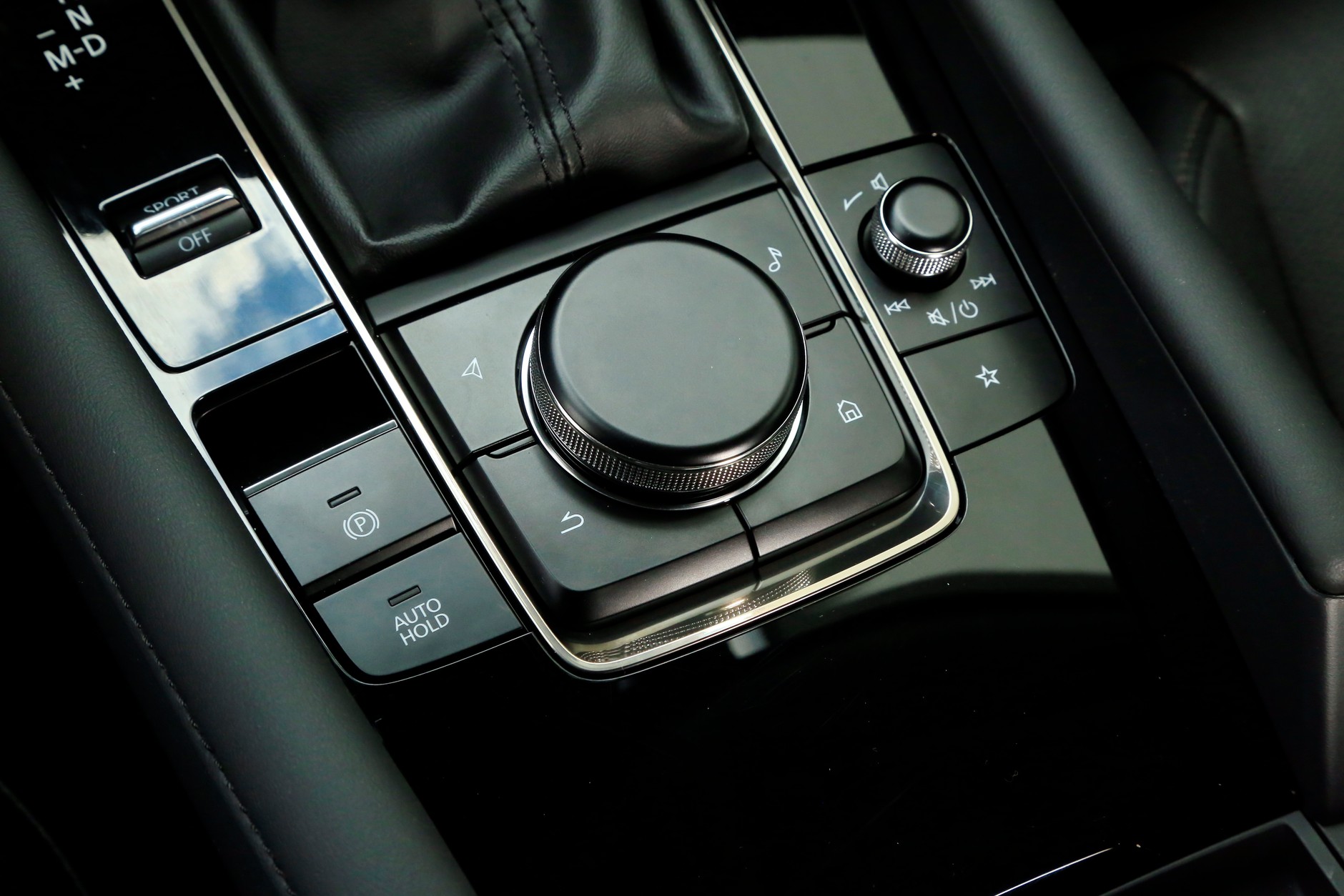 Mazda 3 sedan 2.0 Skyactive-G 6AT