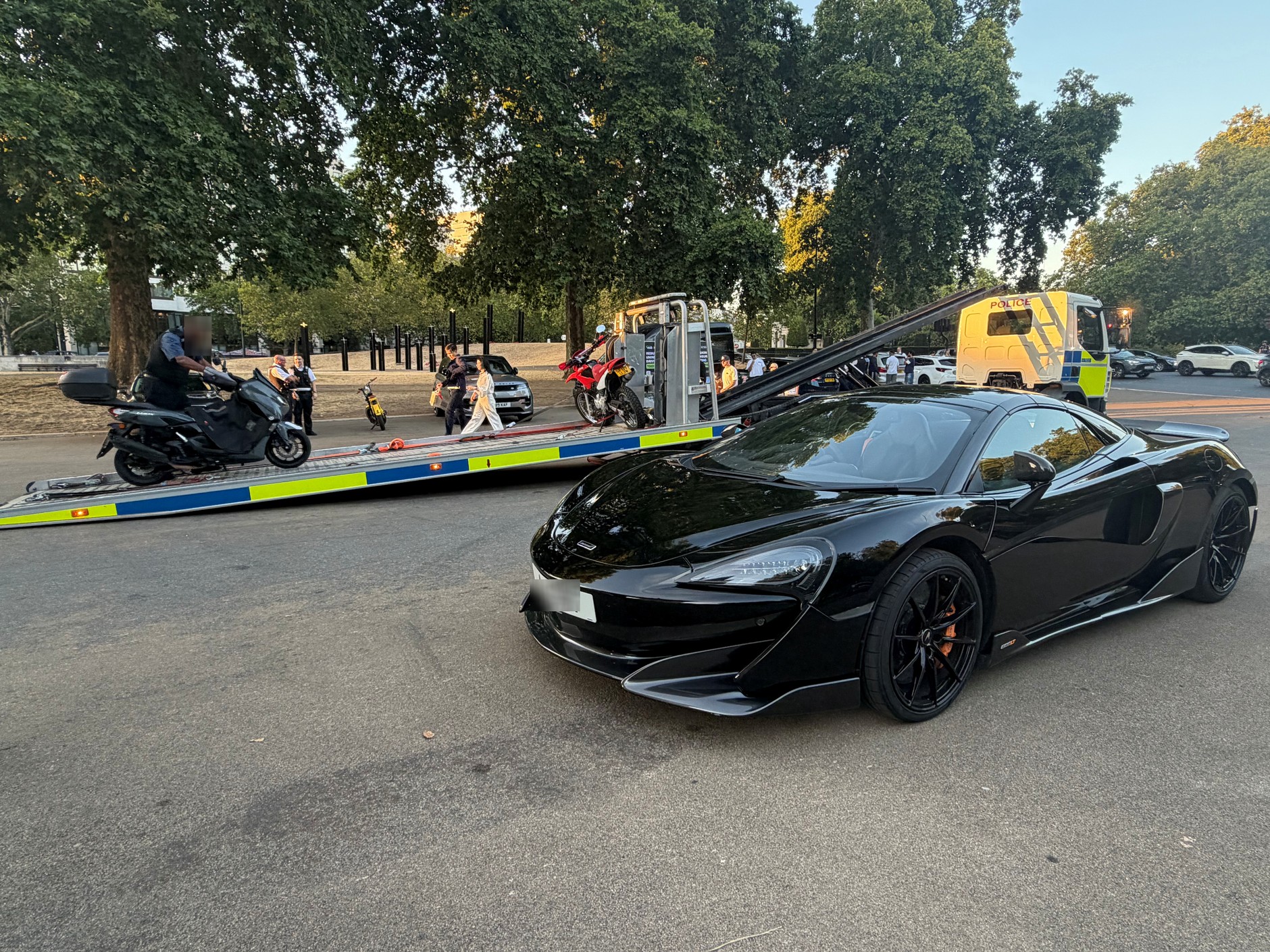 Supersamochody zajęte przez policję w Londynie