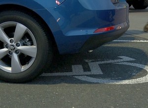 Wyższe mandaty za parkowanie na niebieskiej kopercie