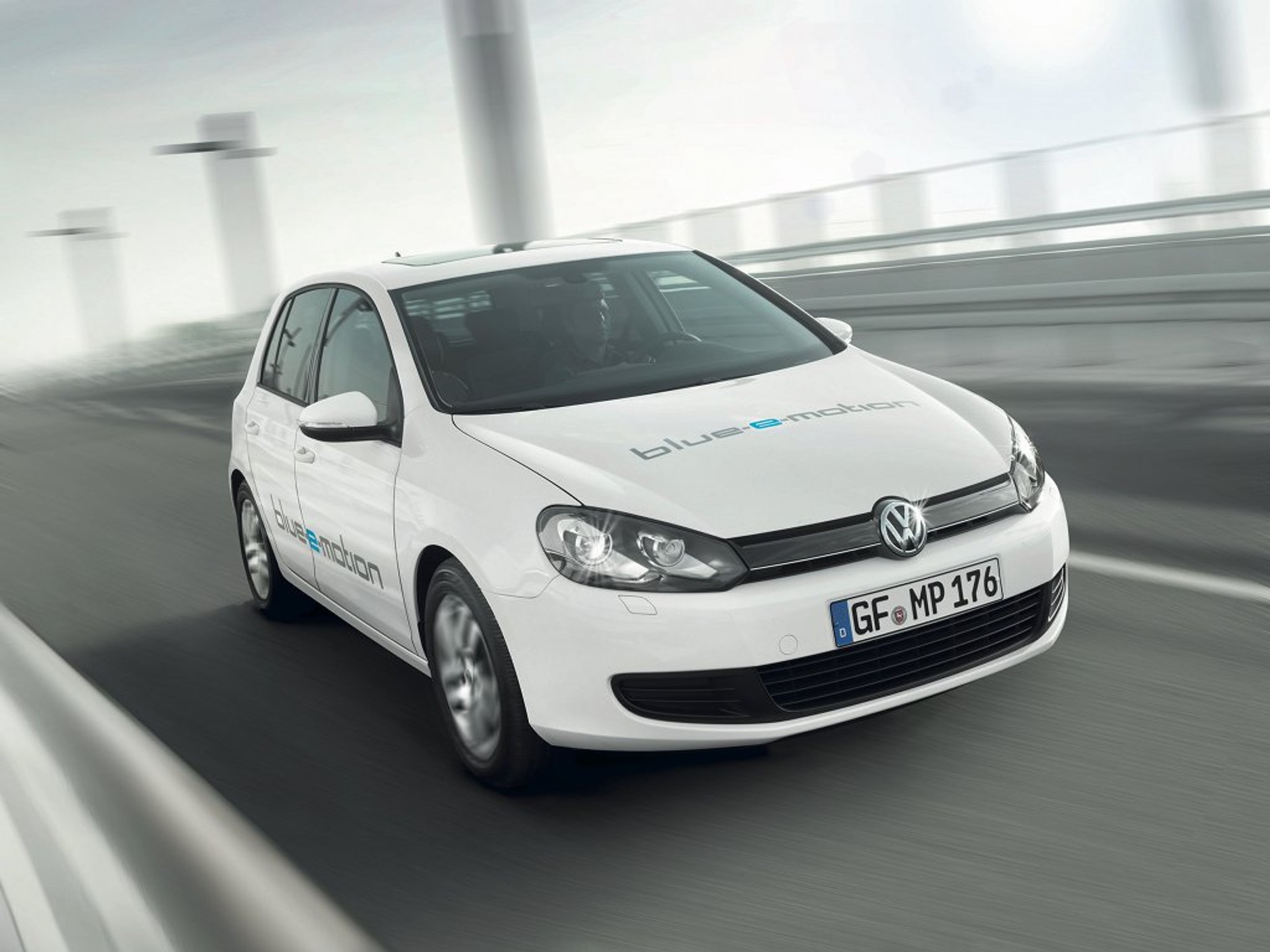 Volkswagen Golf blue-e-motion Concept