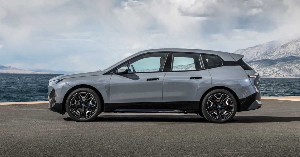 BMW iX