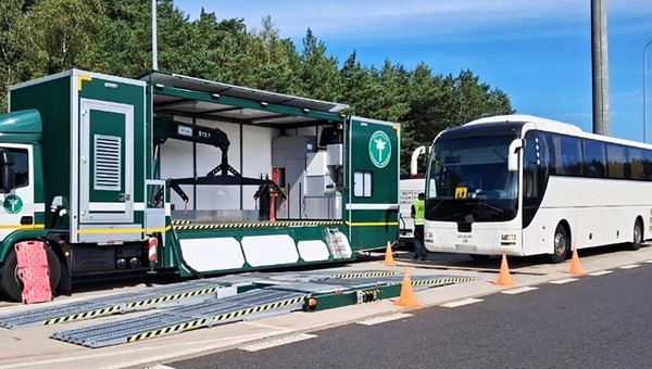 Inspektorzy ITD prowadzili specjalną akcję przez całe wakacje. Wystawili setki mandatów