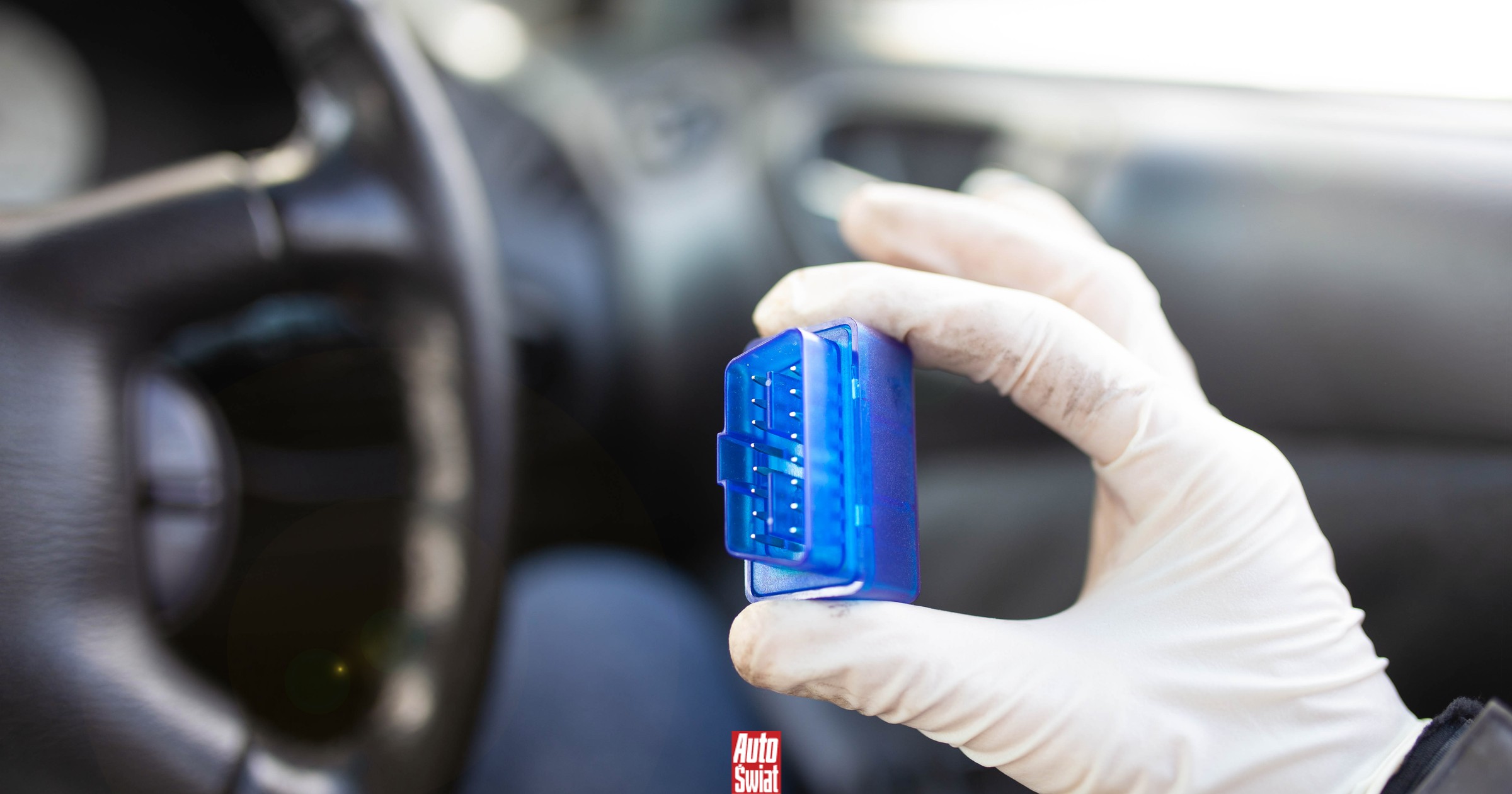 Tak oszuści wyłudzają pieniądze od kierowców. Na te triki trzeba uważać