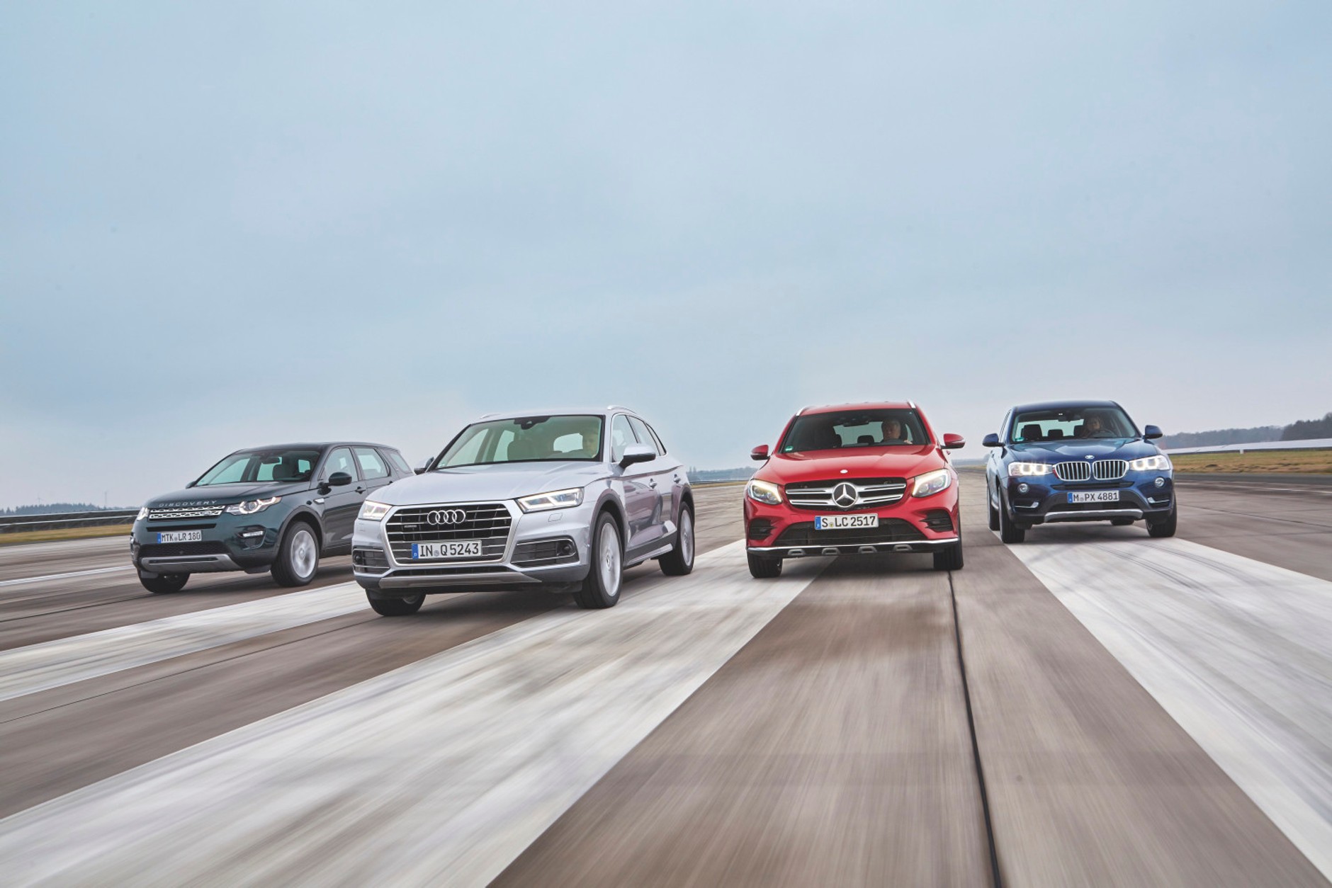 Nowe Audi Q5 kontra BMW X3, Land Rover Discovery Sport i Mercedes GLC