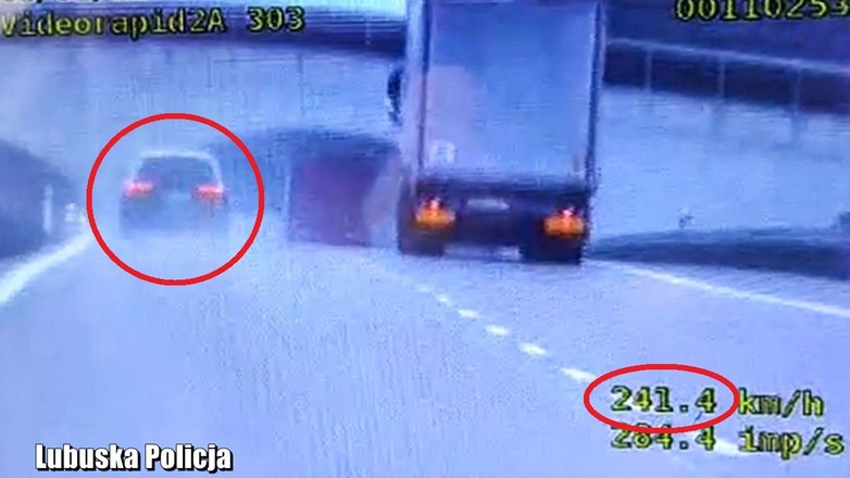 33-letni Niemiec za jazdę z prędkością ponad 240 km/h po autostradzie A2 dostał mandat 2,5 tys. zł