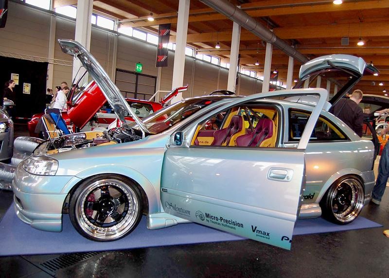 Tuning World Bodensee 2008: Golfy, drifting i dziewczyny -  fotogaleria (2)
