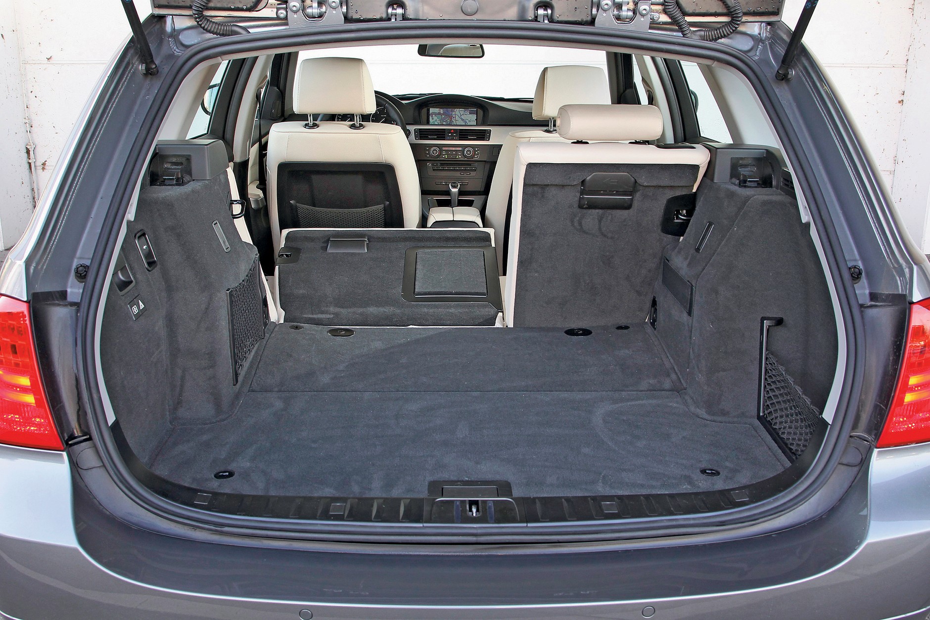 Porównanie kombi klasy średniej: AUDI BMW VOLVO