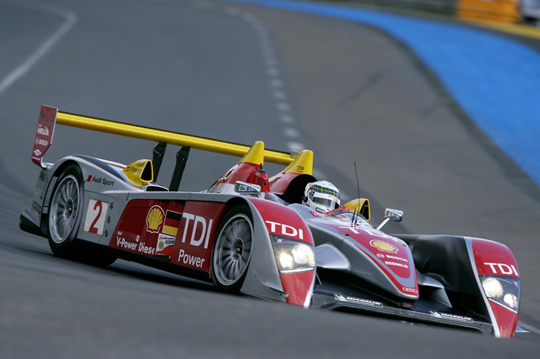 24 godziny Le Mans 2008: niespodziewana porażka Peugeota (fotogaleria)