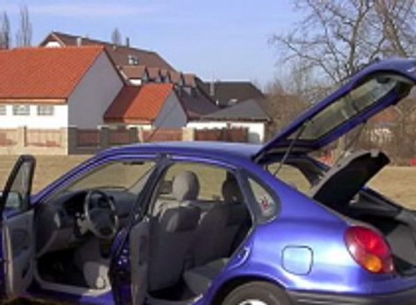 Samar: wzrost sprzedaży nowych aut w w Polsce, rekord sprowadzonych