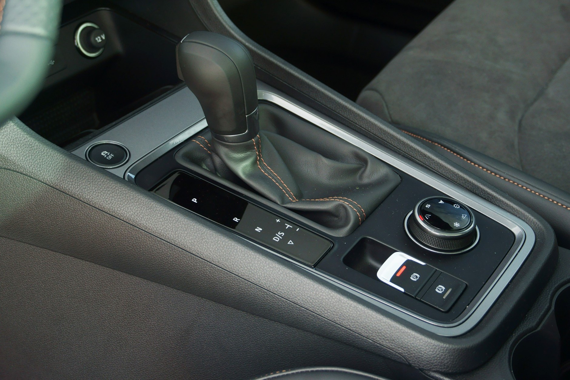 Dźwignia automatycznej przekładni DSG