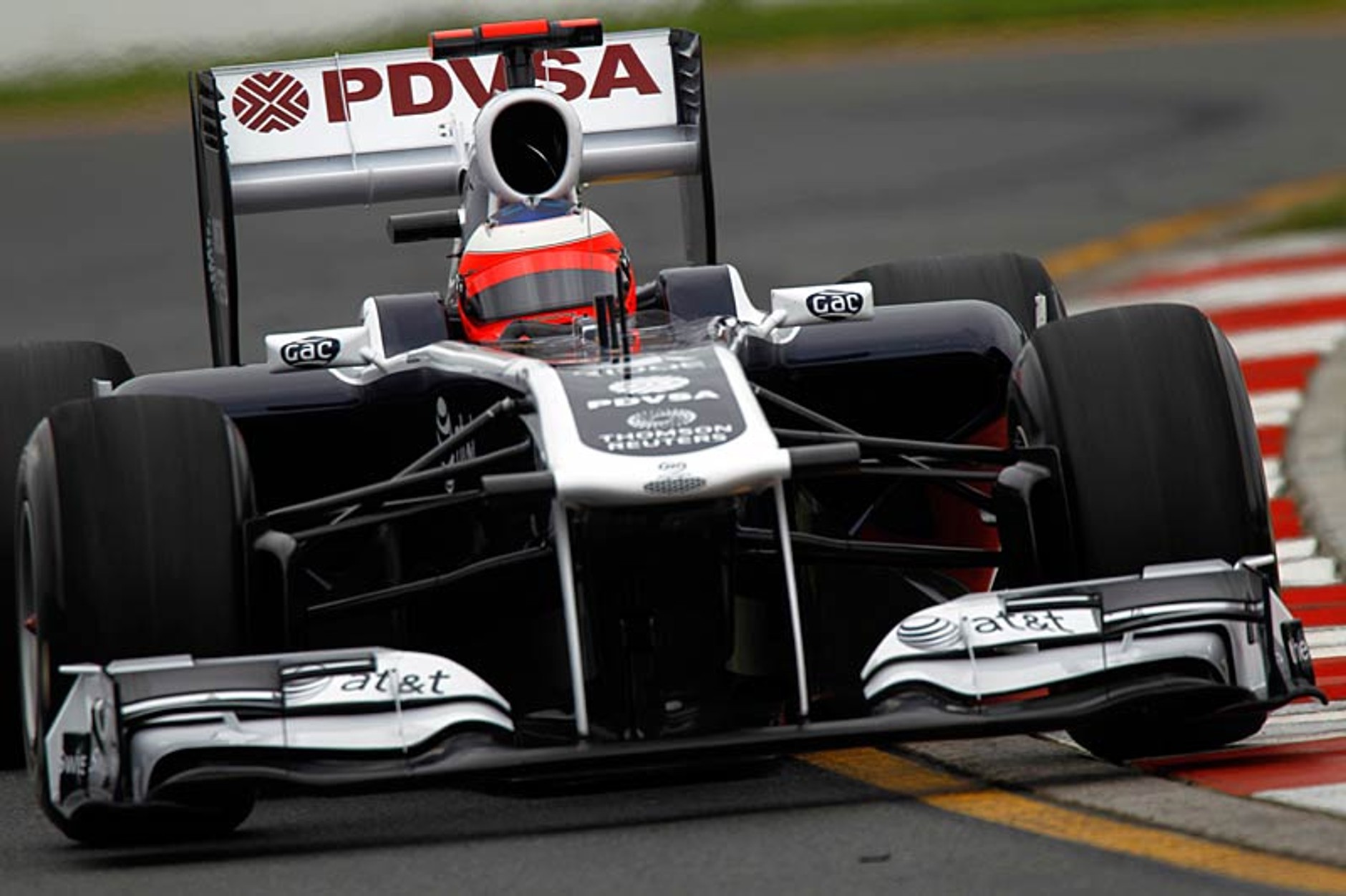 Grand Prix Australii 2011: Vettel znokautował rywali, Pietrow rewelacyjnie zastąpił Kubicę (relacja, wyniki)