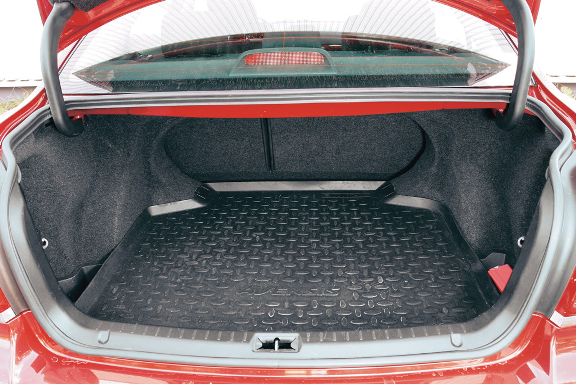 Skoda Superb kontra Toyota Avensis i VW Passat: na dieslach świat się nie kończy!