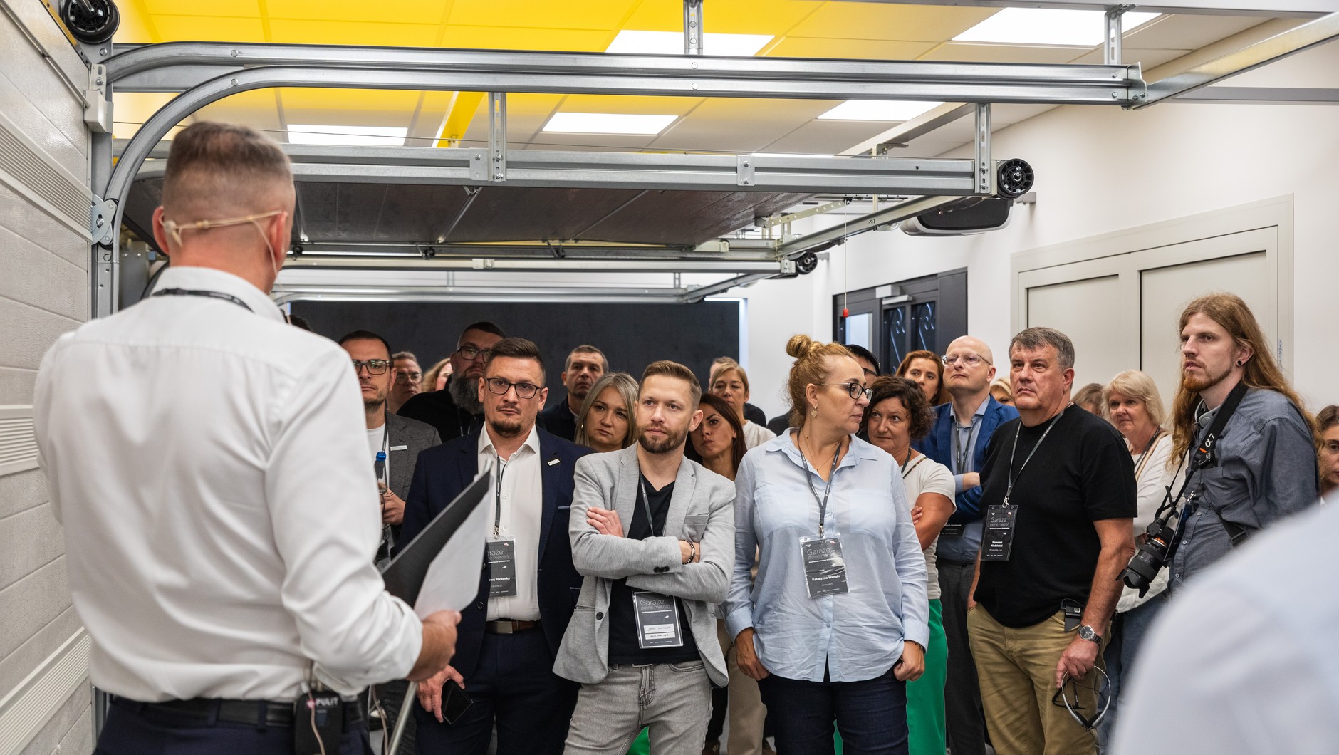 Inauguracja święta z wielką pompą – producent bram zaprosił dziennikarzy z kilku krajów Europy